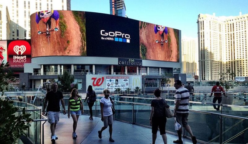 How Top Retailers Use Digital Signage to Drive Sales How Top Retailers Use Digital Signage to Drive Sales